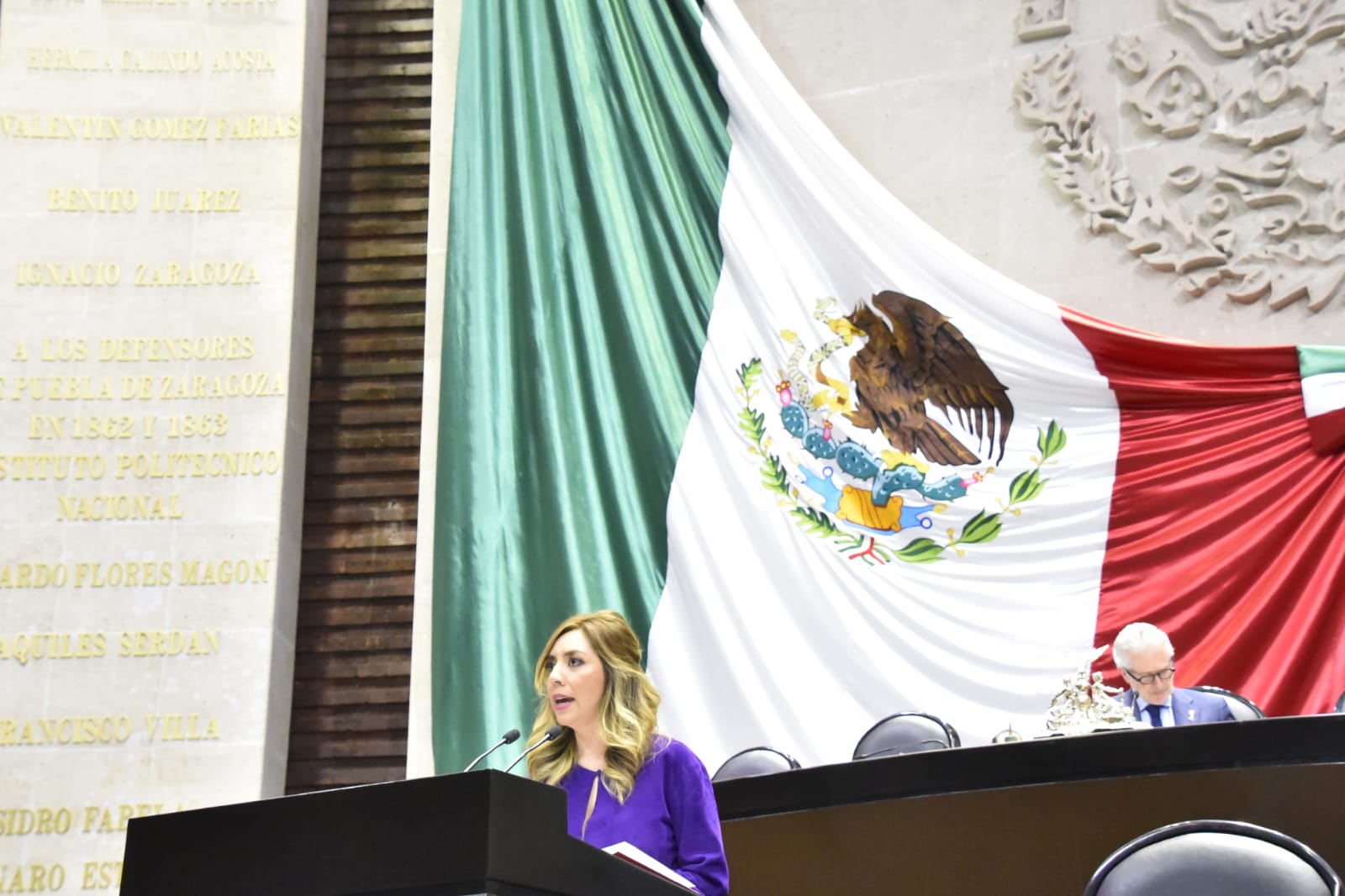 '¡Ya basta de privilegios insultantes de ministros y jueces!', expresa Dulce Silva
